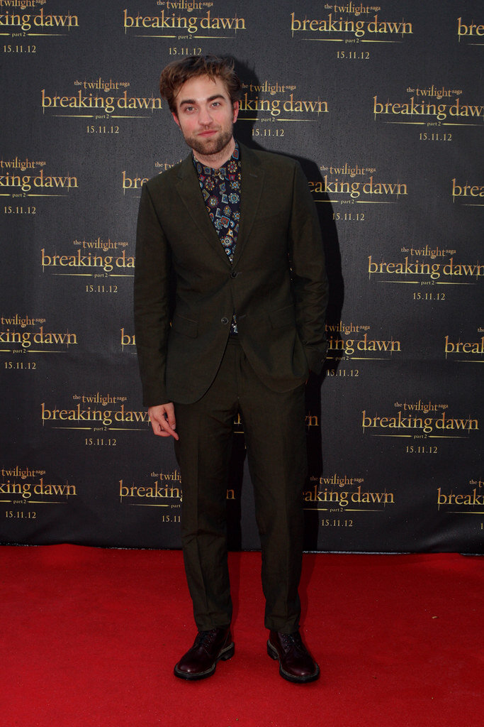 Ро́берт Ду́глас То́мас Па́ттинсон (англ. Robert Douglas Thomas Pattinson; род. 13 мая 1986, Лондон, Великобритания) — английский актёр театра, кино и телевидения, фотомодель и музыкант.