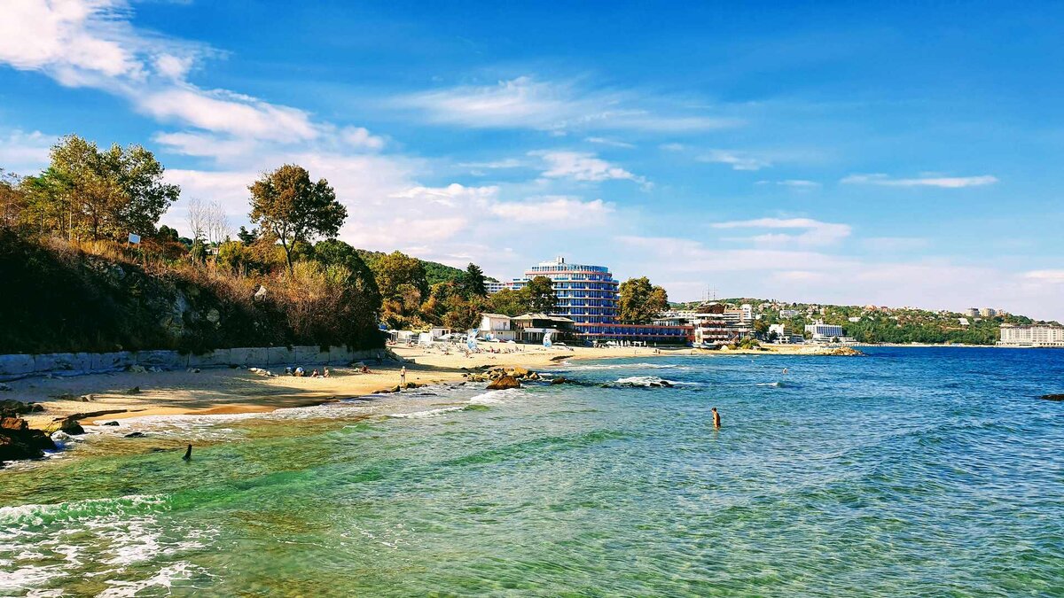 Варна болгария море. Варна болгария море. Варна пляж. Болгария варна море. Варна солнечный берег.