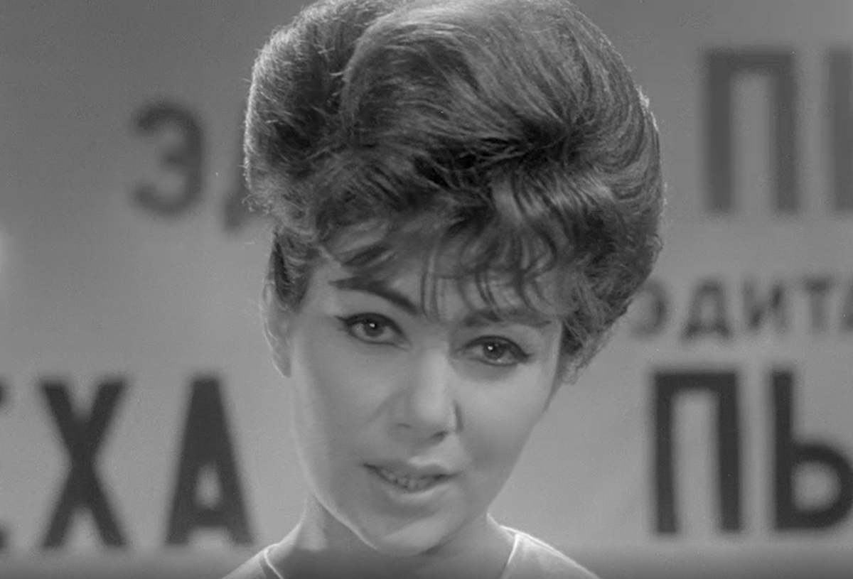 Кадр из программы "Голубой огонек" (1963)