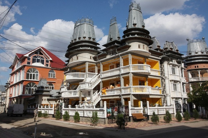 Цыганские бароны шикуют