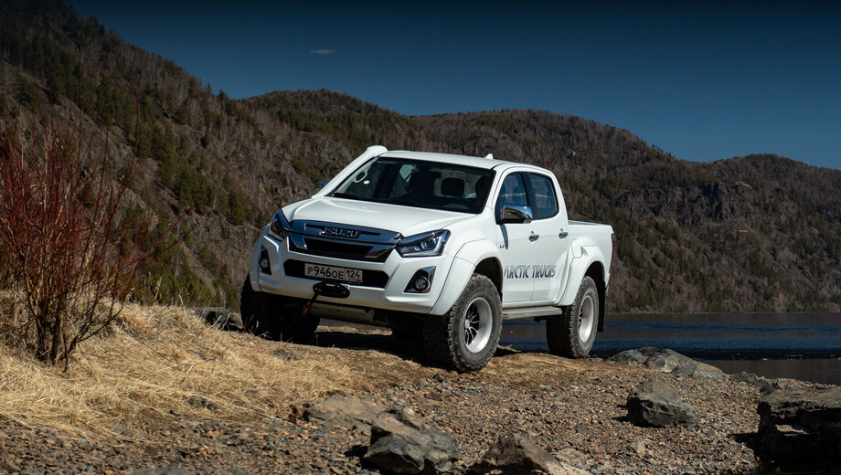 Arctic Trucks — исландская компания с отделениями в нескольких странах, в том числе в России, специализирующаяся на подготовке машин к бездорожью и сложным климатическим условиям.