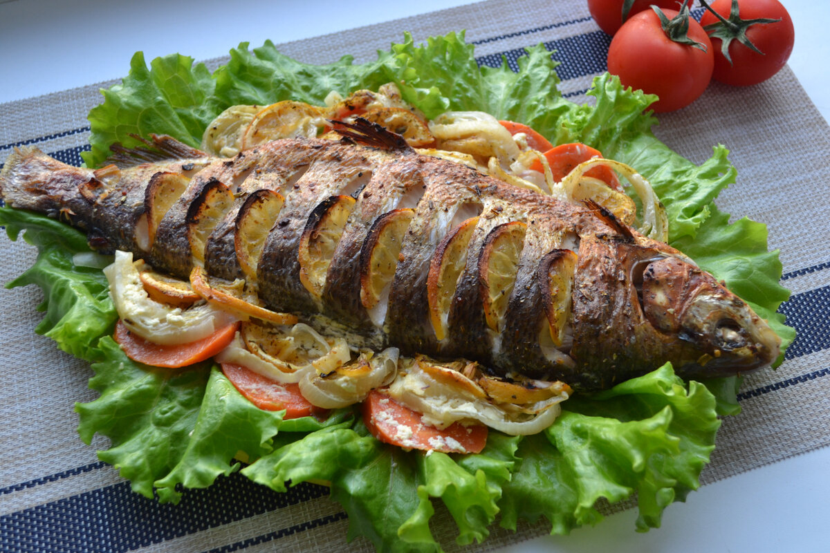 Приготовила в духовке вкусно рыбу Чир (Щокур). Съели все, до последнего ...
