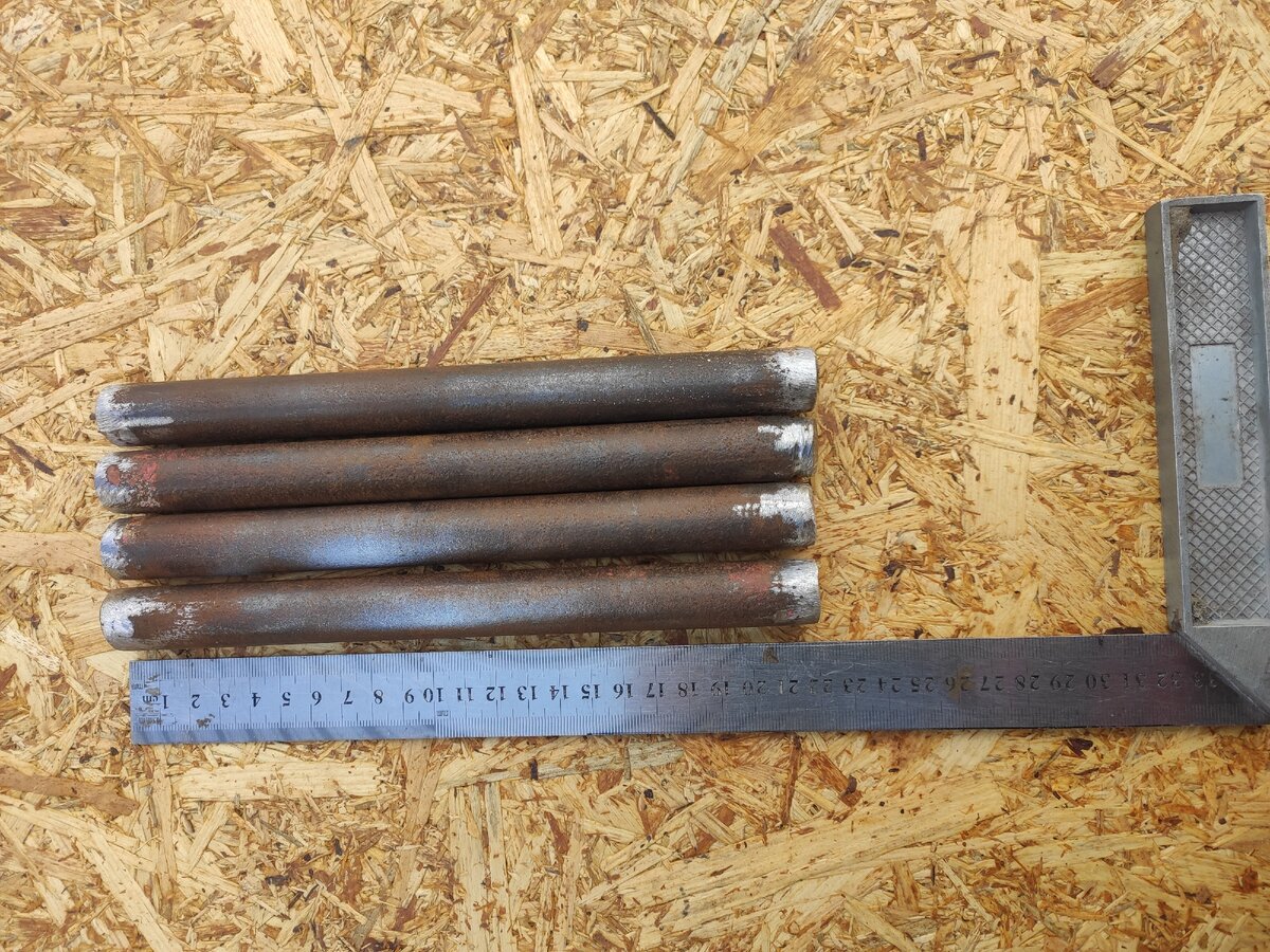 Оси подъемного механизма.