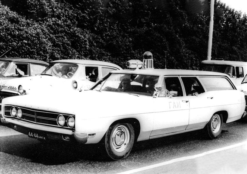 Ford Galaxie Wagon Police Package 