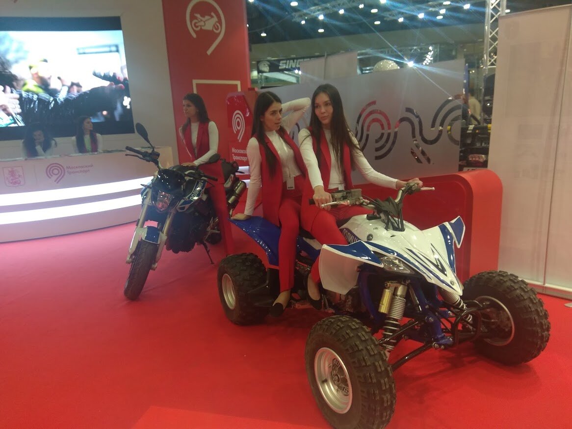 И совсем не потому, что тогда за мотоциклистами не гонялись на такой технике