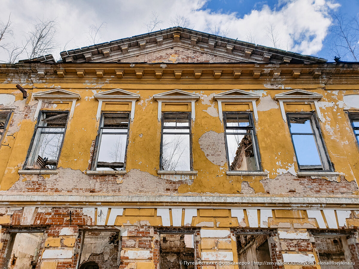 Старообрядцы и послы при царе: узнала историю заброшенной усадьбы рядом со старой дорогой