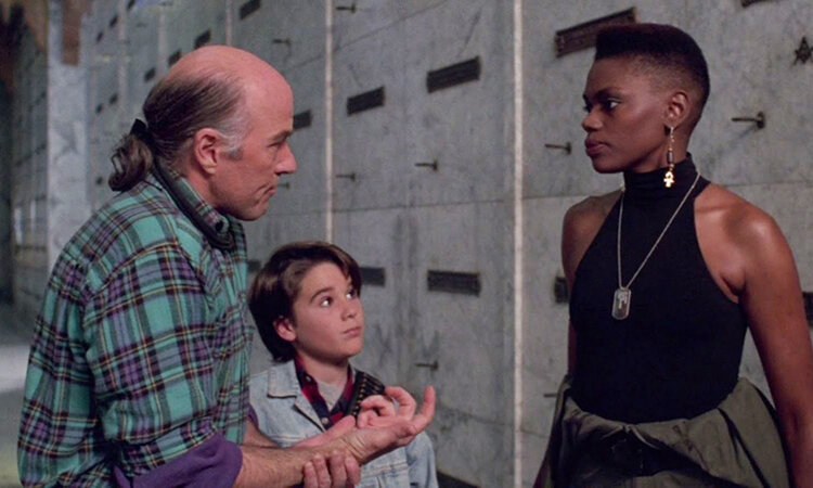 Реджи и его новые друзья.