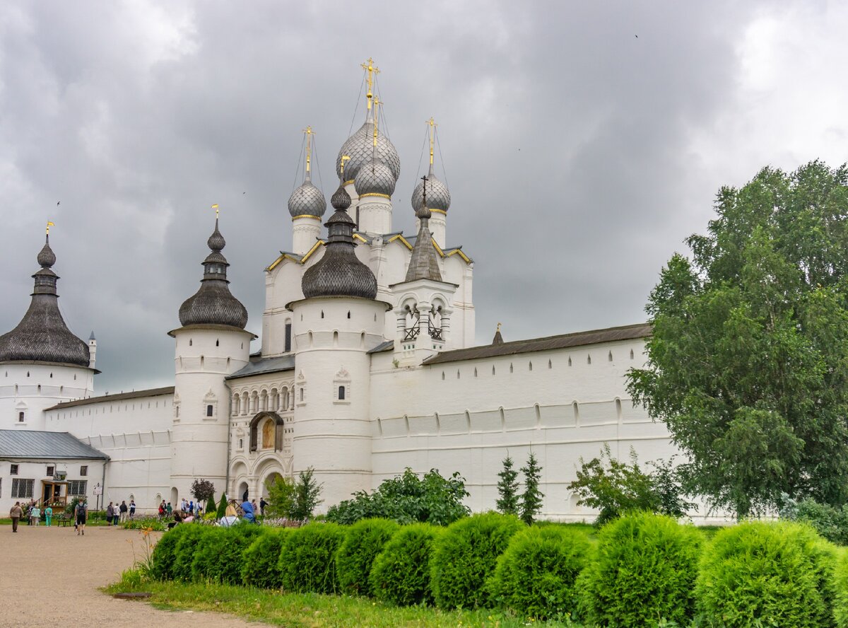 Соборная площадь Ростовского Кремля