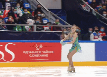 Александра Трусова выполняет 3А в КП на 2 этапе Кубка России (источник - youtu.be/L0VowCME_iY)