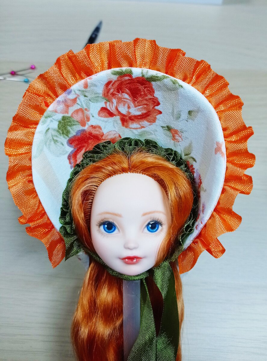 Шляпка для куклы