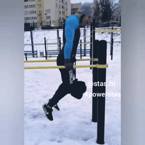 Кстати, во время выполнения этого упражнения пояс не выдержал, и порвался))