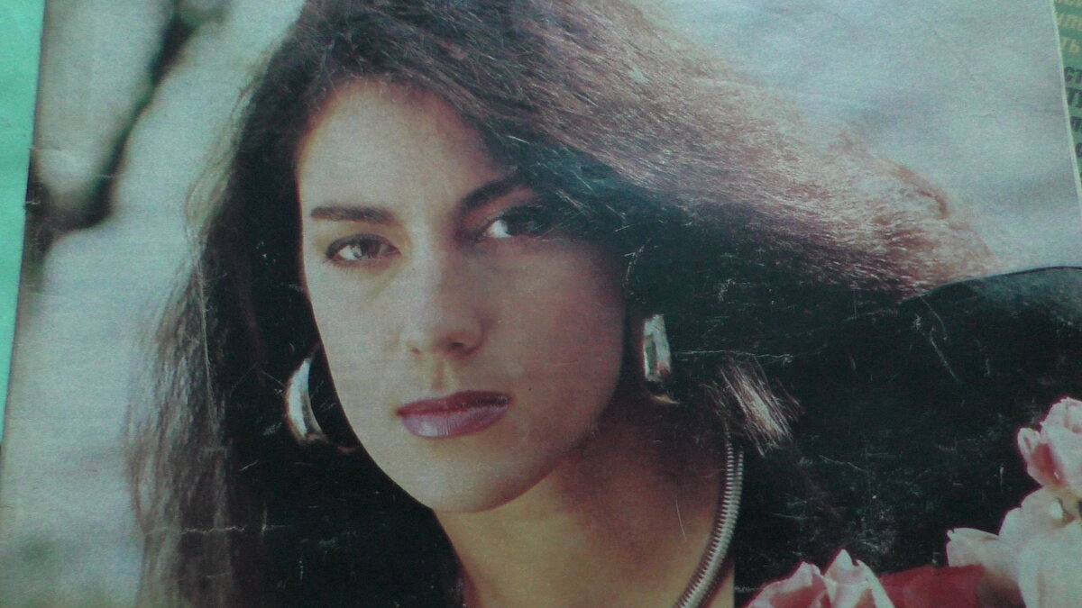 красивая советская девушка.