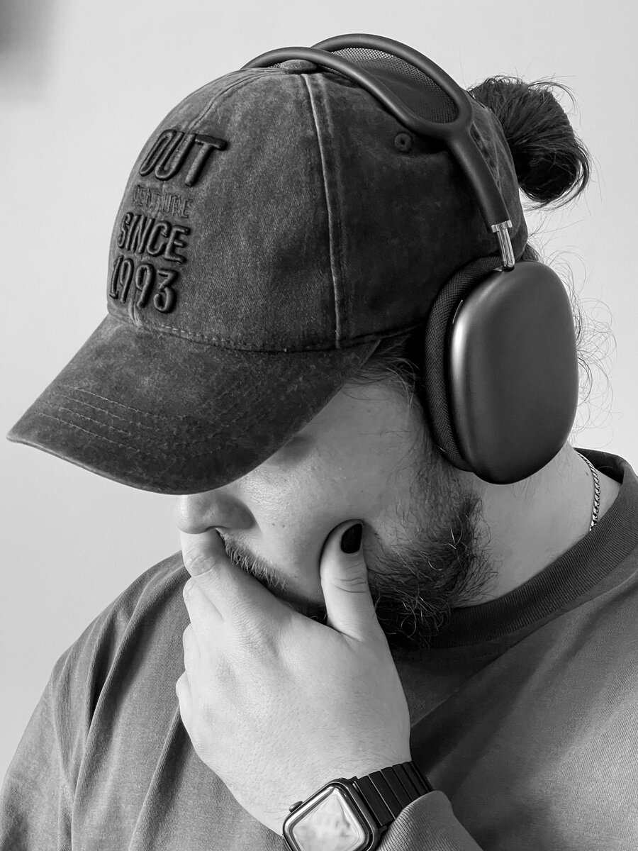 Удобно с головными уборами