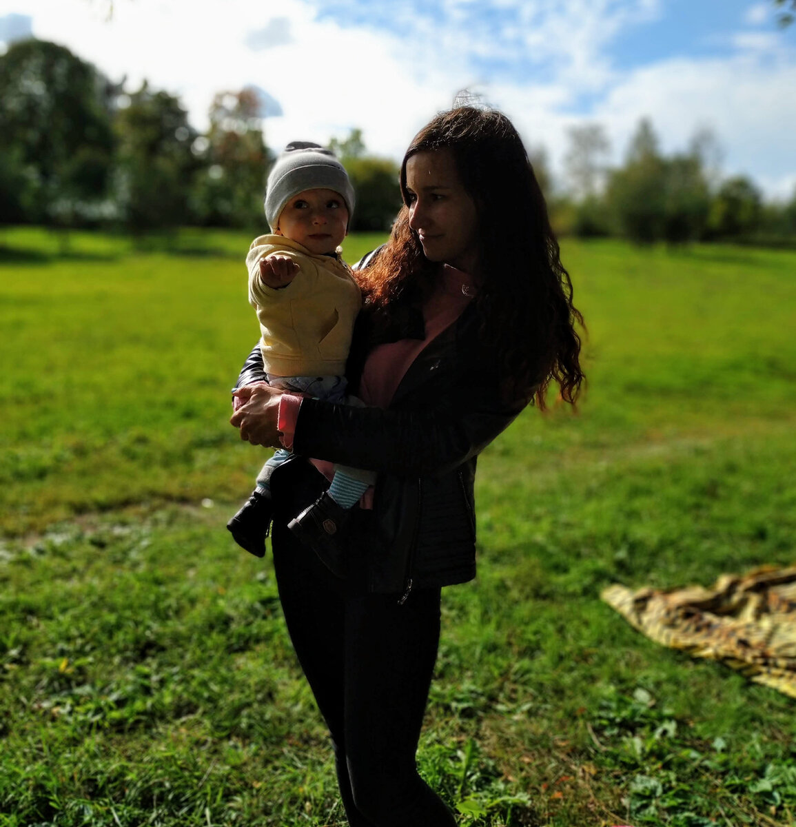 В декрете, сыну 10 месяцев