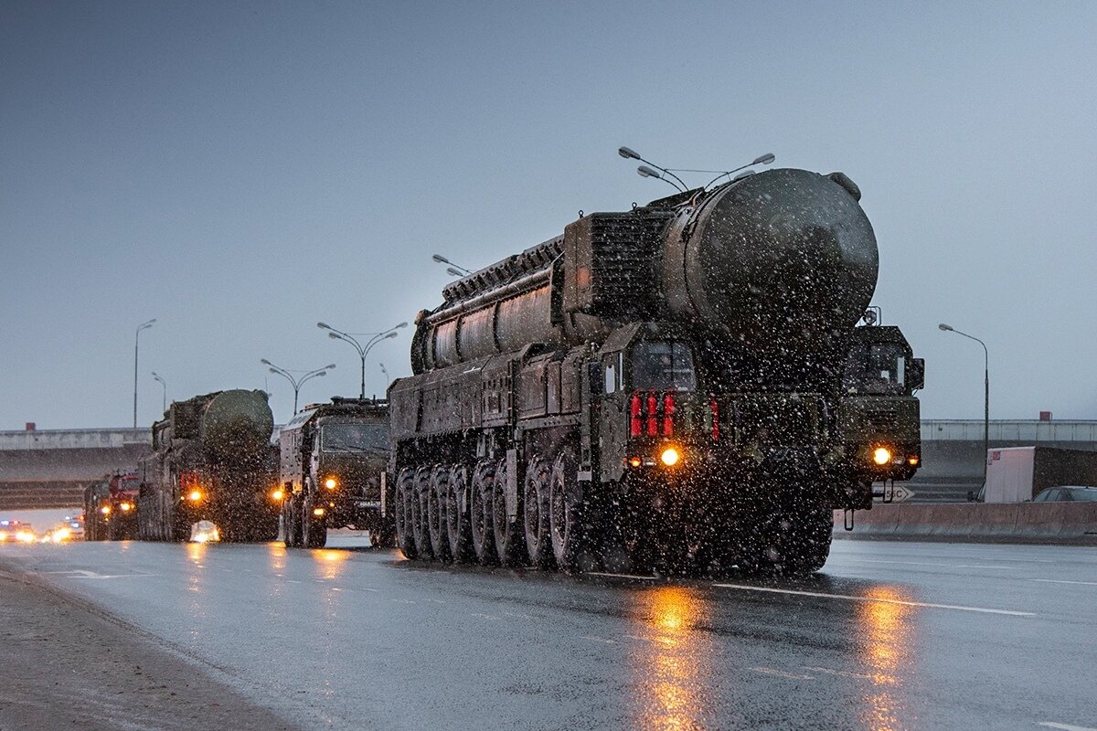 «Ярсы» на МКАДе. Источник изображения: Минобороны РФ