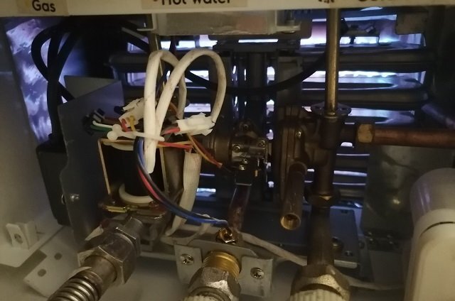    Как не нарваться на штраф, отказав газовику в допуске к зарубежной колонке?