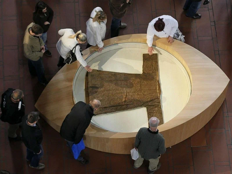 Т.н. "Хитон Христа" в Трире...
