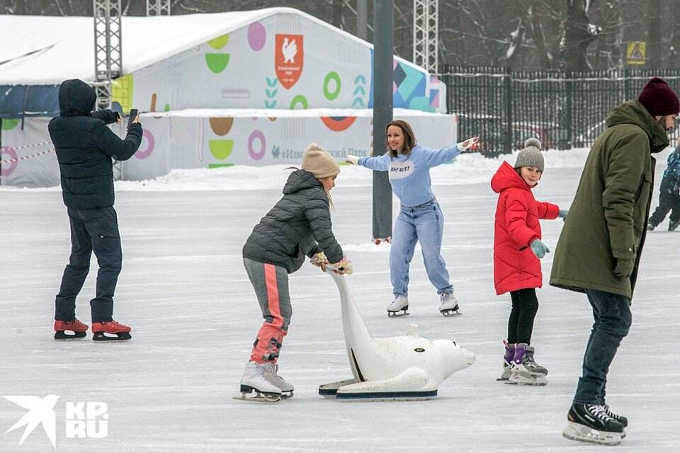     «Серебряный лед» расположен со стороны входа в парк Андрей АБРАМОВ