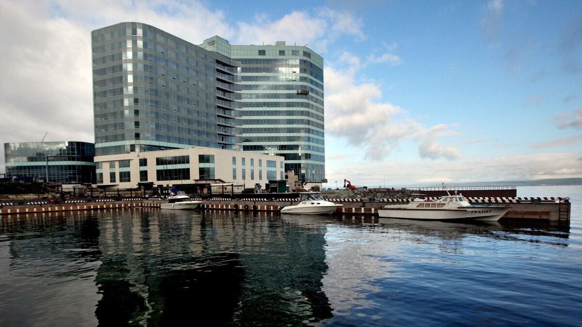    Строительство гостиницы Hyatt во Владивостоке© РИА Новости / Виталий Аньков