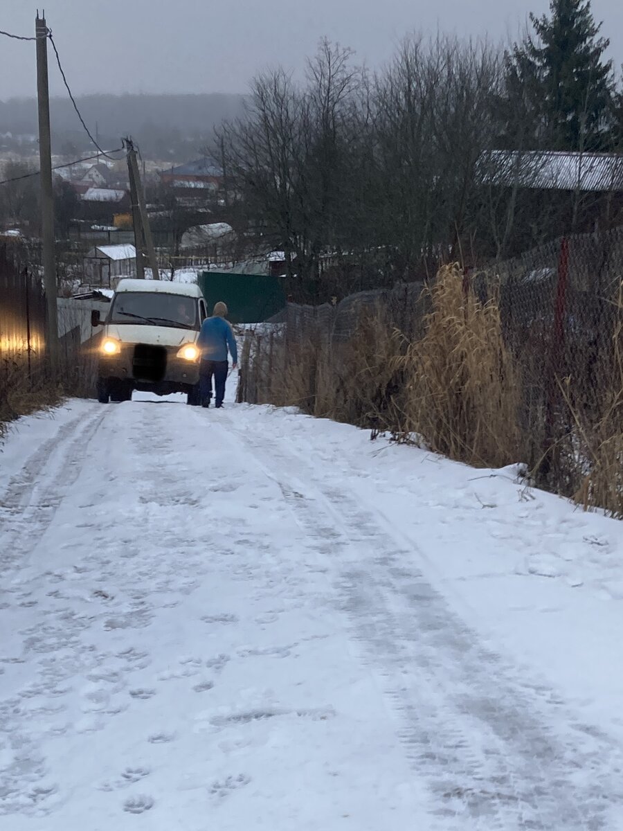 А скоро ездить по этому спуску предстоит мне в ежедневном режиме