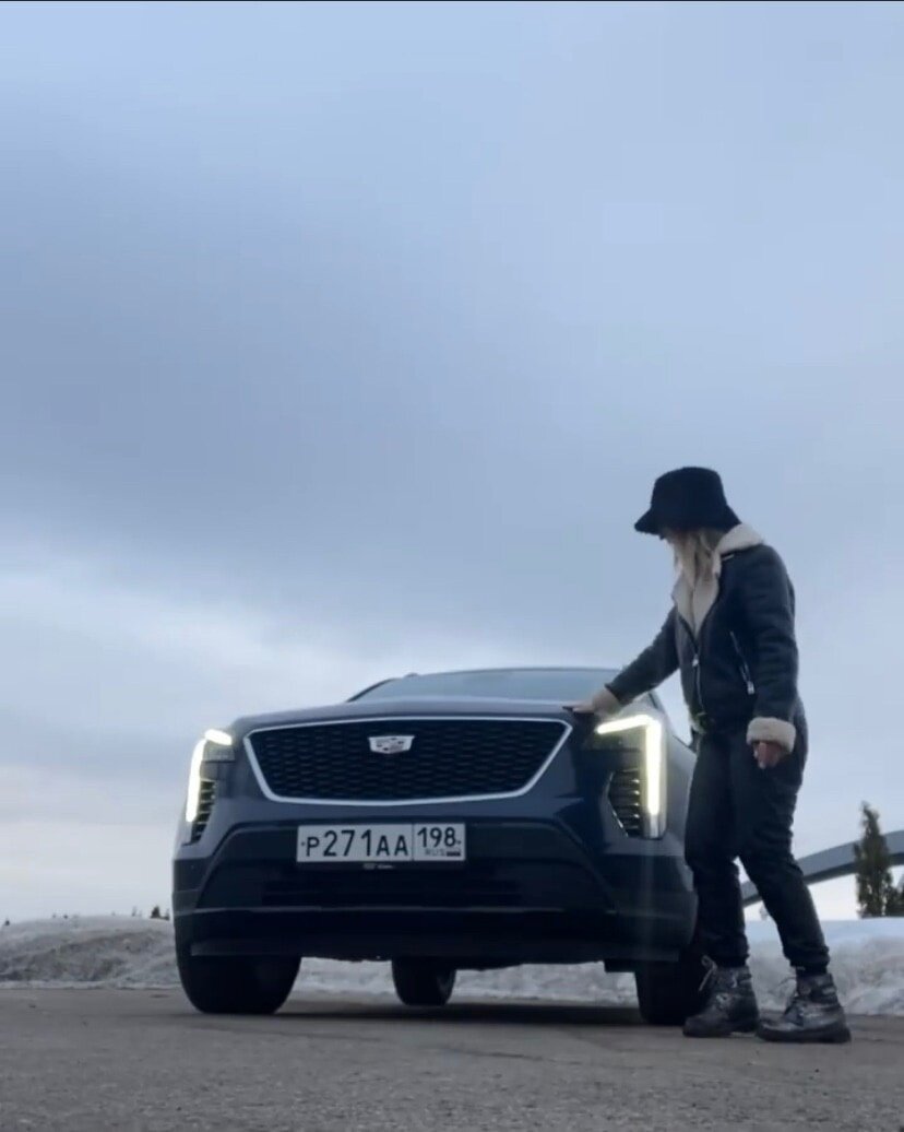 Как-то крайний раз успела прокатиться на американском автомобиле Cadillac XT4 в феврале 2022 года