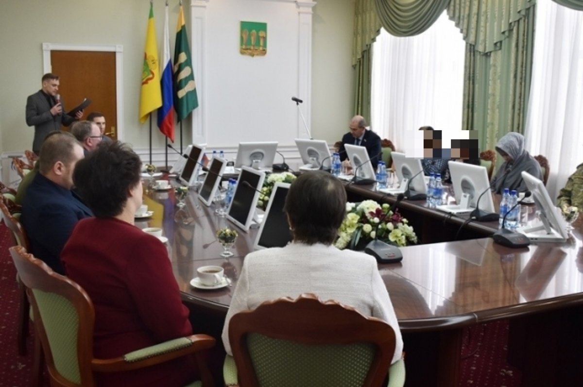    В Пензе участникам СВО вручили медали