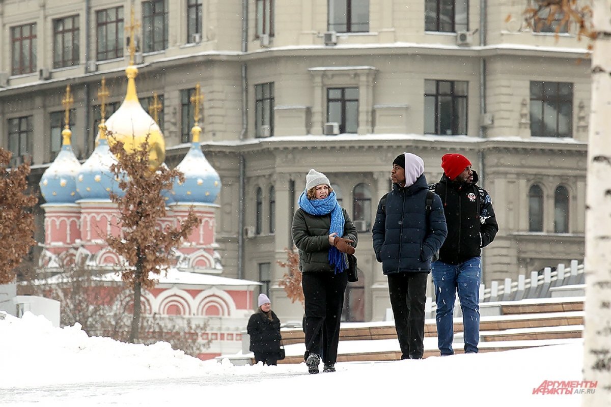    Россияне потратили на подготовку к февральским праздникам 10,5 млрд рублей