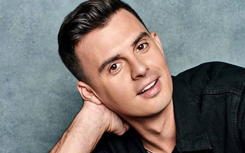 Источник фото: https://yandex.ru/images/search?from=tabbar&text=%D0%BA%D0%B8%D1%80%D0%B8%D0%BB%D0%BB%20%D1%82%D1%83%D1%80%D0%B8%D1%87%D0%B5%D0%BD%D0%BA%D0%BE&pos=5&img_url=http%3A%2F%2Fizvezdi.ru%2Fwp-content%2Fuploads%2F2022%2F02%2FKirill-Turichenko-biografiya.jpg&rpt=simage&lr=193