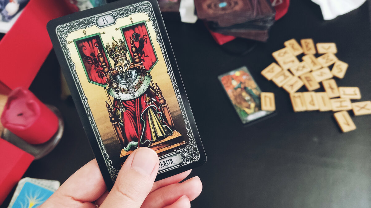 Аркан таро Император, The Dark Mansion Tarot