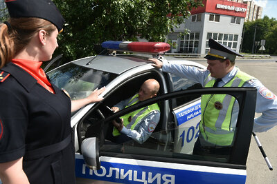    Сотрудники ДПС ©Николай Корешков РИАМО