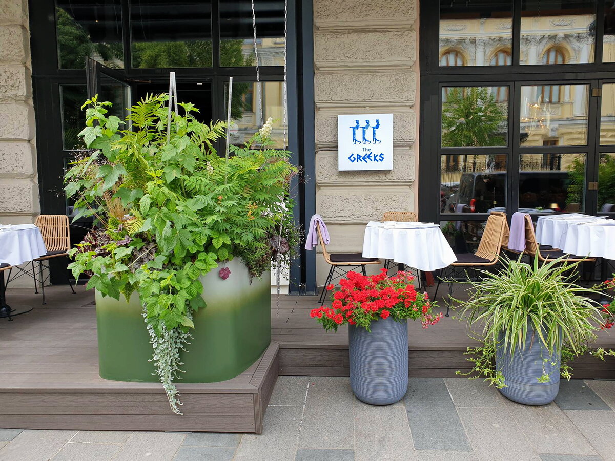 Вход в ресторан The Greeks