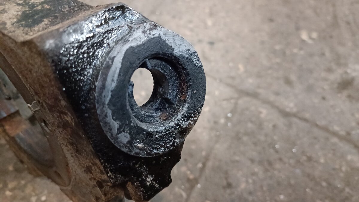 Крепление нижней шаровой поворотного кулака УАЗ Патриот (Пикап)