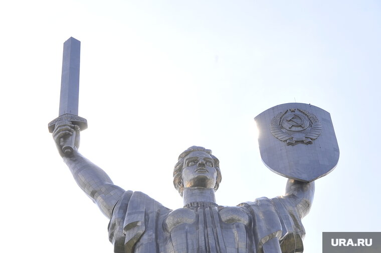    Замена монумента — пустая трата денег, считает Виктор Прилипенко