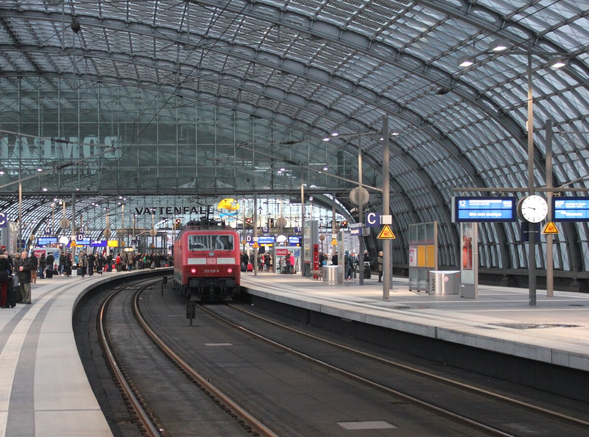 Жд берлина. Берлин вокзал Hauptbahnhof. Главный вокзал Берлина Hauptbahnhof. Вокзал Hauptbahnhof в Дрездене, Германия. Центральный вокзал Хауптбанхоф.