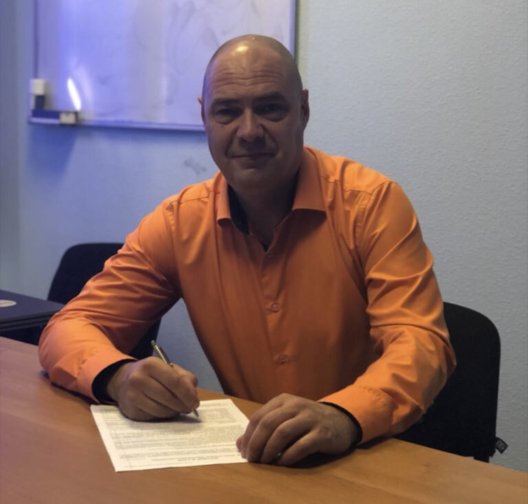 Директор Лунев