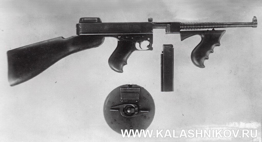 11,43-мм пистолет-пулемёт Томпсона обр. 1921 г. (вид справа)