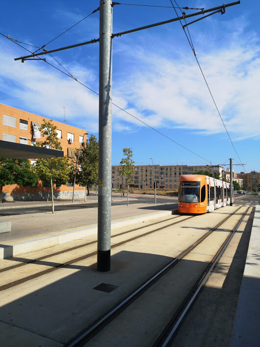 Прибытие поезда, фото в цвете, 2019 г.