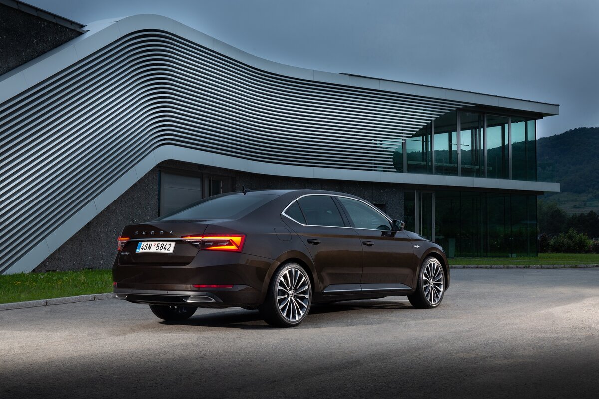 02 Škoda Superb Laurin & Klement '2019