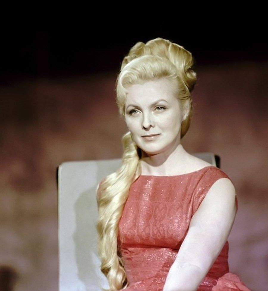 Вия Артмане 