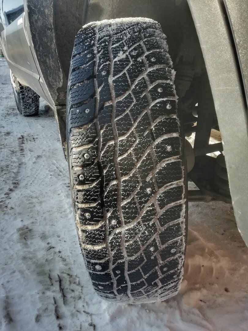 Шипованная резина.