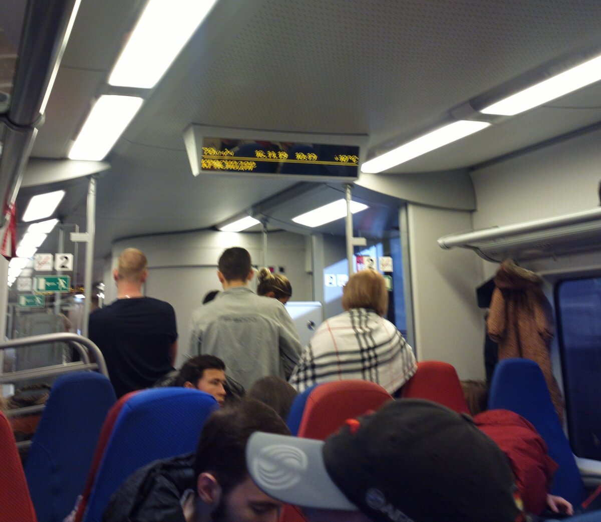 ласточка схема вагона. поезд ласточка краснодар сочи. ласточка вагон 2е схема. ласточка краснодар сочи места. ласточка адлер вагоны.