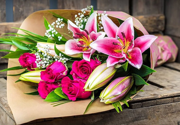 Быть внимательным и заботливым просто – чаще дарите цветы с доставкой на дом.