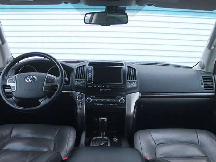 Перетяжка салона в стиле Executive black на Toyota Land Cruiser 200. - АМА-центр