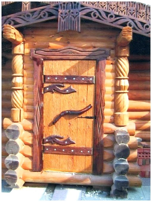 Чем покрыть деревянную дверь в бане