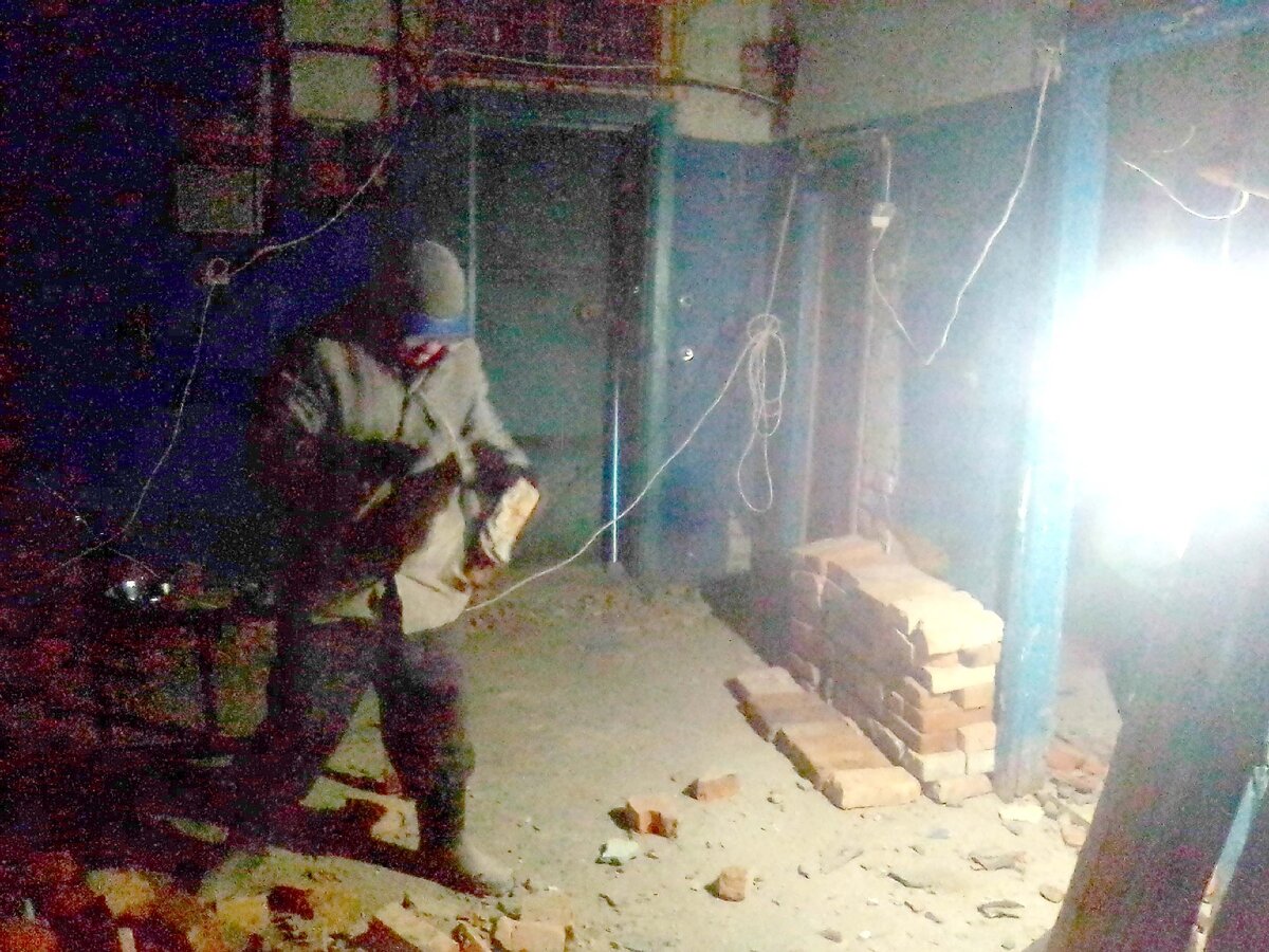 Наш прихожанин - Сергей за работой.