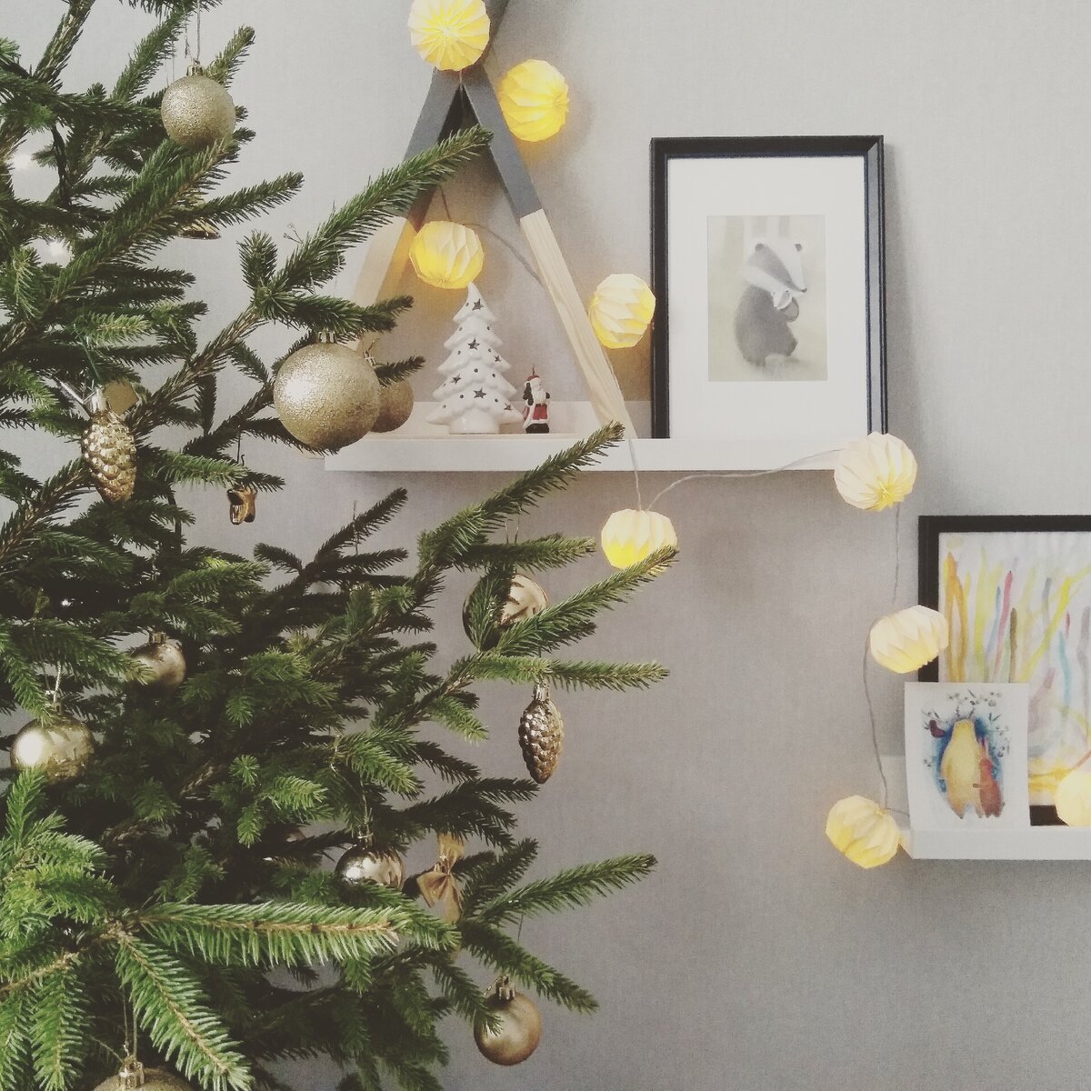 Живая елка - это тоже традиция)