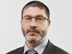 О том, что нет причин беспокоиться по поводу девальвации, говорят и независимые эксперты. Старший финансовый аналитик «Альпари» Вадим Иосуб считает, что предпосылок для резкого ослабления белорусского рубля нет.