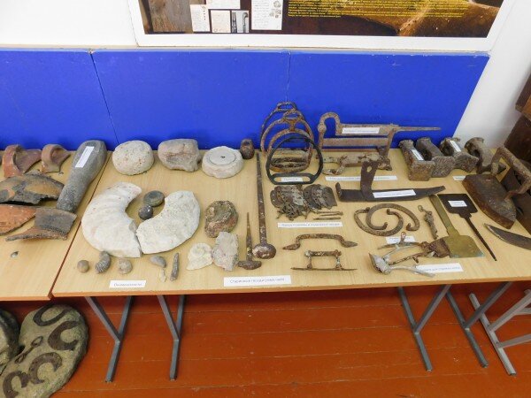   
Экспонатам  от нескольких десятков до тысяч лет 