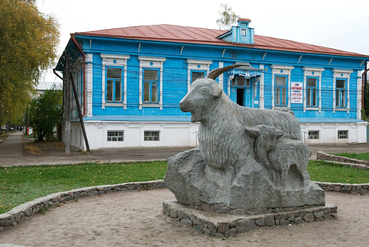 Урюпинск. Памятник козе в Урюпинске. Город Урюпинск памятник козе. Памятник козе в Урюпинске Волгоградской области. В Волгоградской области город Урюпинск памятник козе.