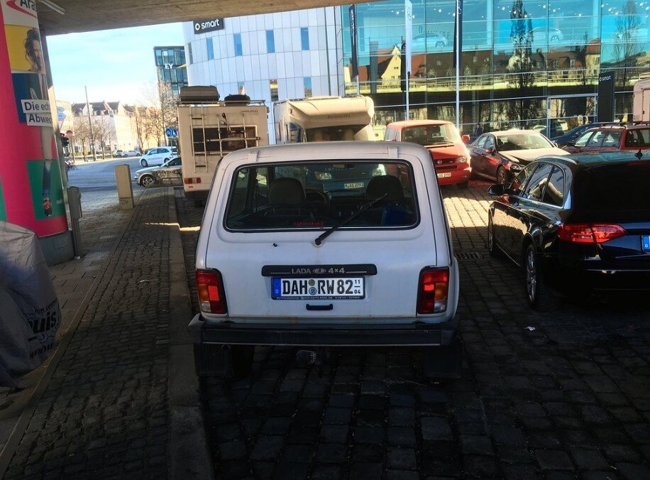 Лада Нива на дорогах Германии